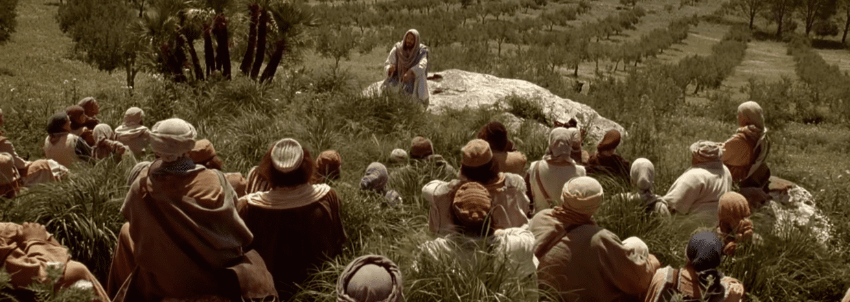 Discepoli che ascoltano la predicazione di Gesù